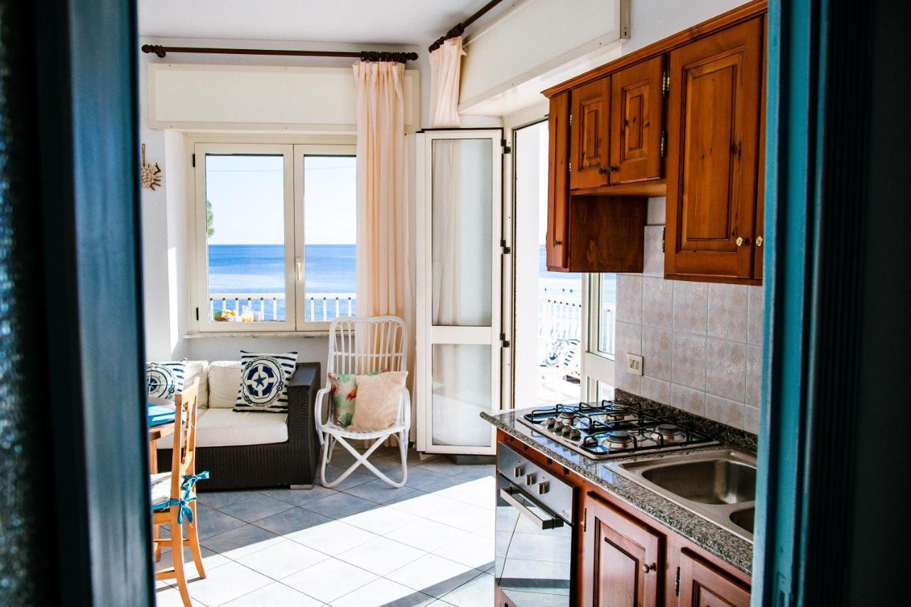 Apartment Terrazza Lungomare, E Sei In Spiaggia... *